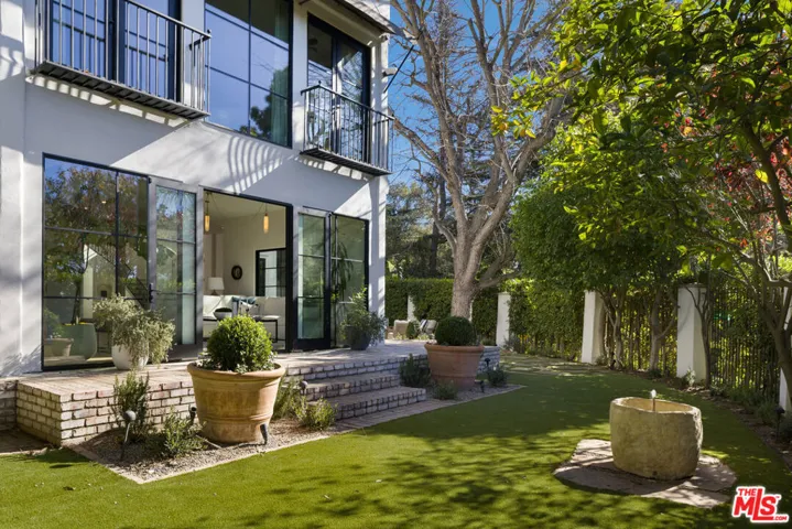 13439 Java Drive, Los Angeles, California 90210