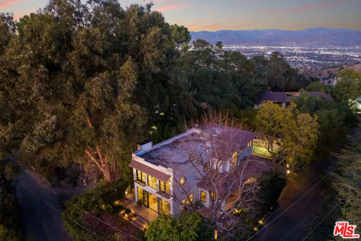13439 Java Drive, Los Angeles, California 90210