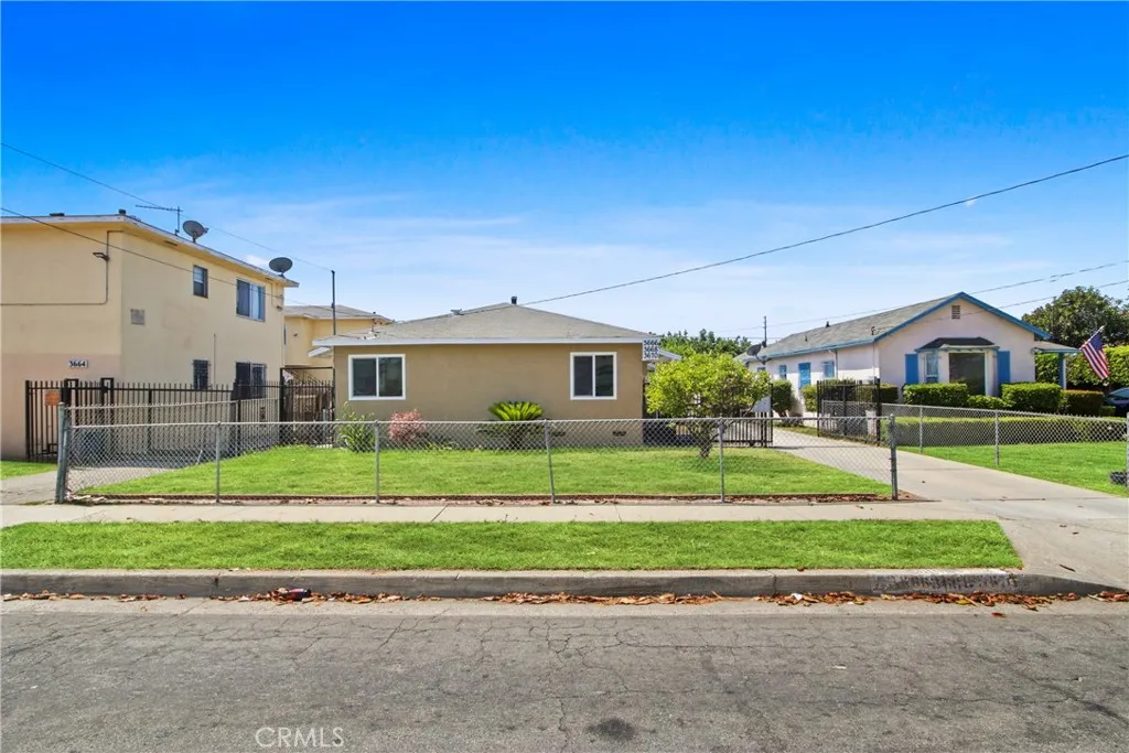 3668 W 113th Street, Inglewood, California 90303, 2 Bedrooms Bedrooms, ,1 BathroomBathrooms,Residential Lease,For Rent,113th,PW25155259
