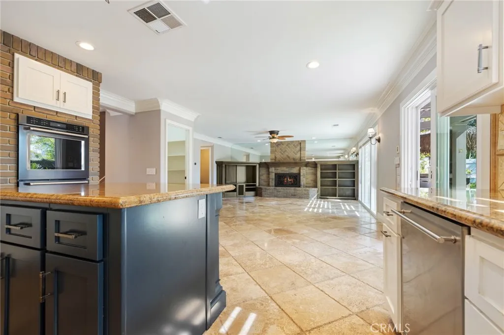 29 Hemingway Ct, Trabuco Canyon, California 92679 home-pic-8
