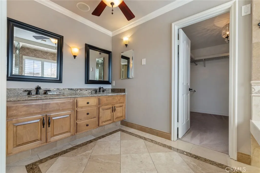 29 Hemingway Ct, Trabuco Canyon, California 92679 home-pic-30