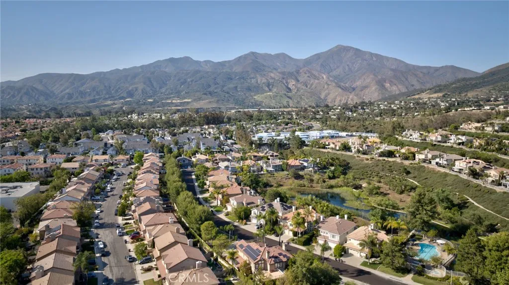 29 Hemingway Ct, Trabuco Canyon, California 92679 home-pic-40