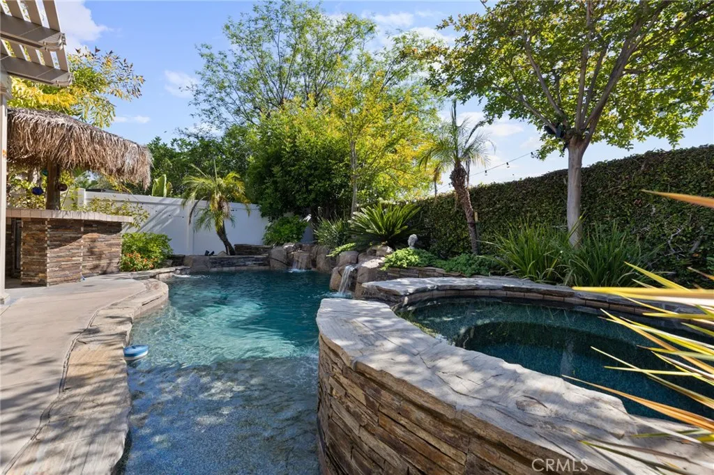 29 Hemingway Ct, Trabuco Canyon, California 92679 home-pic-3