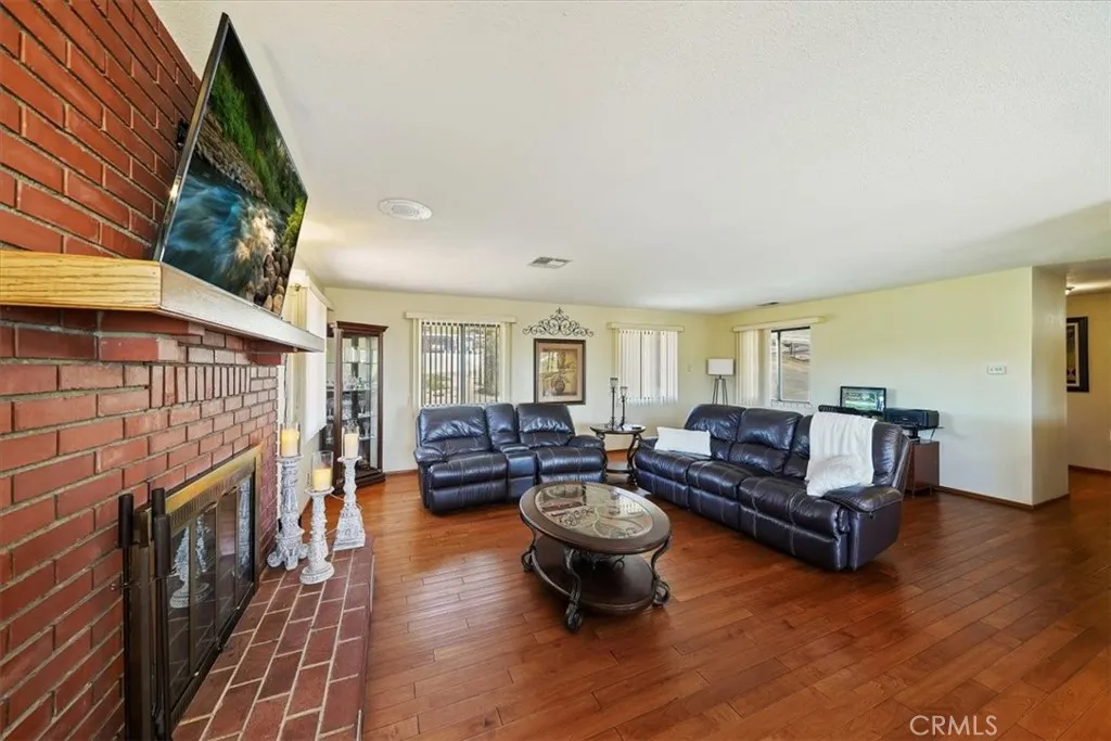 7575 Whitney Avenue, Yucca Valley, California 92284 home-pic-22
