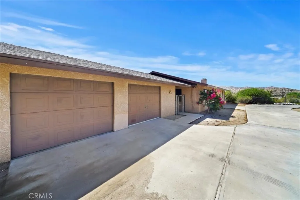7575 Whitney Avenue, Yucca Valley, California 92284 home-pic-14