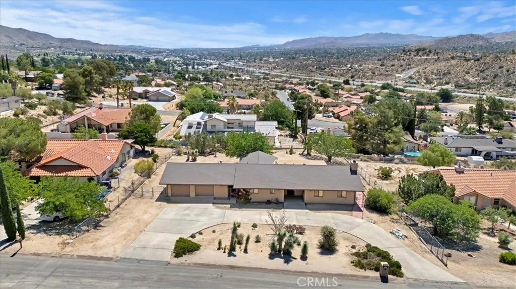 7575 Whitney Avenue, Yucca Valley, California 92284 home-pic-1