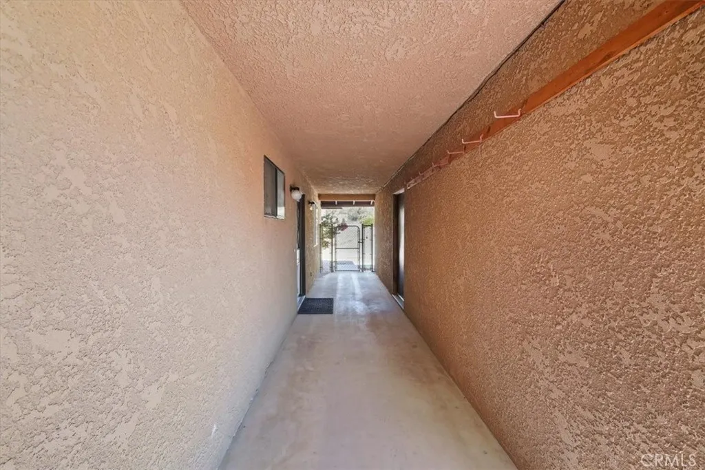 7575 Whitney Avenue, Yucca Valley, California 92284 home-pic-16