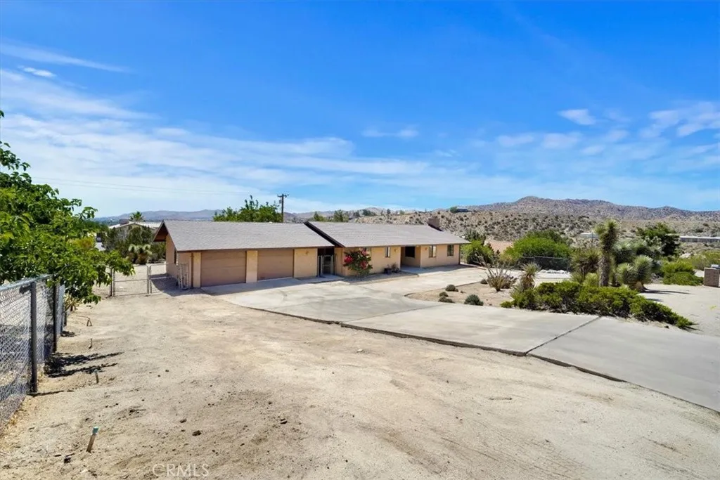 7575 Whitney Avenue, Yucca Valley, California 92284 home-pic-10