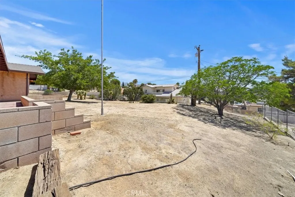 7575 Whitney Avenue, Yucca Valley, California 92284 home-pic-69