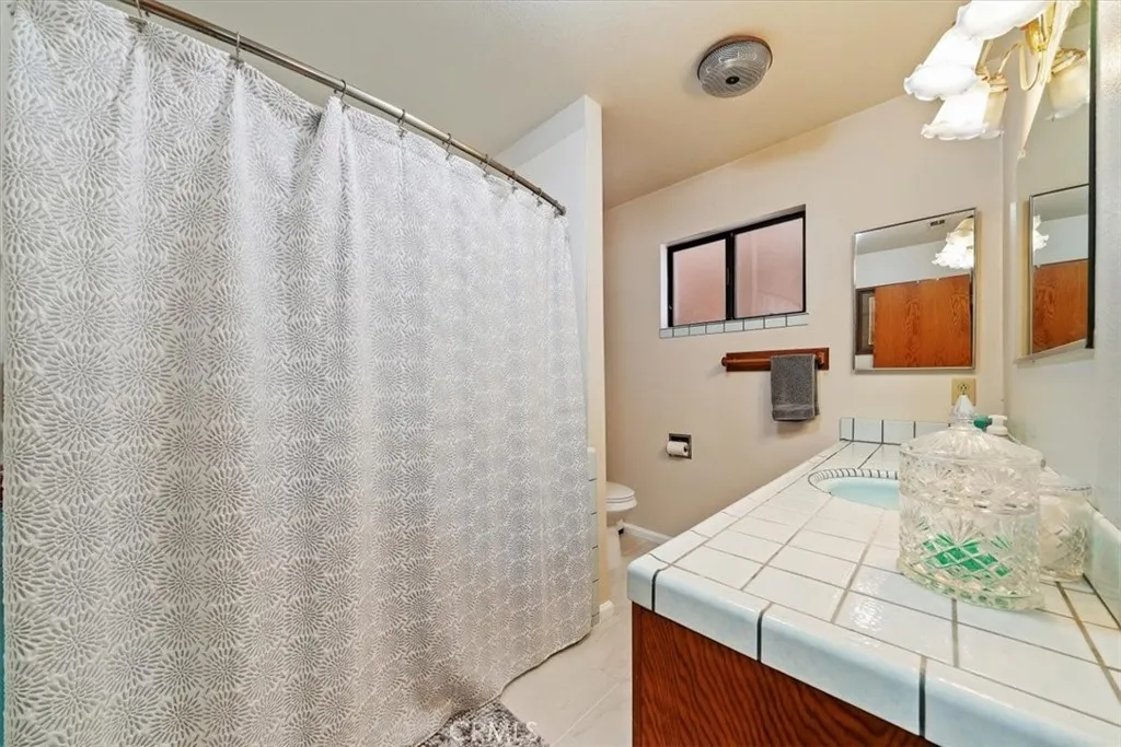 7575 Whitney Avenue, Yucca Valley, California 92284 home-pic-58