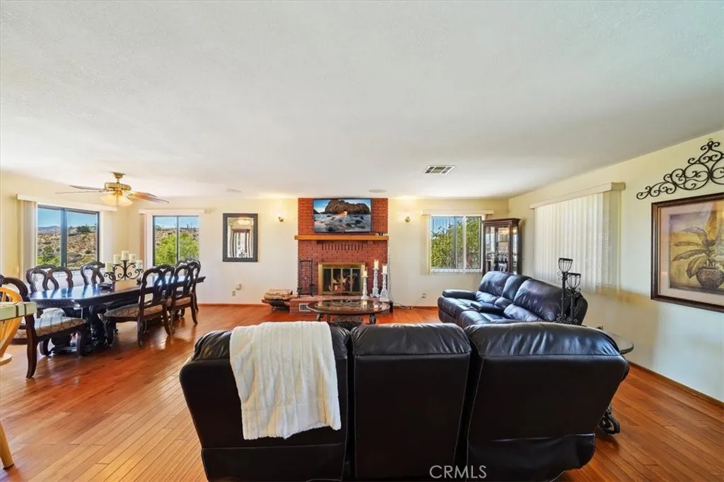 7575 Whitney Avenue, Yucca Valley, California 92284 home-pic-21