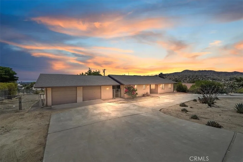 7575 Whitney Avenue, Yucca Valley, California 92284 home-pic-0