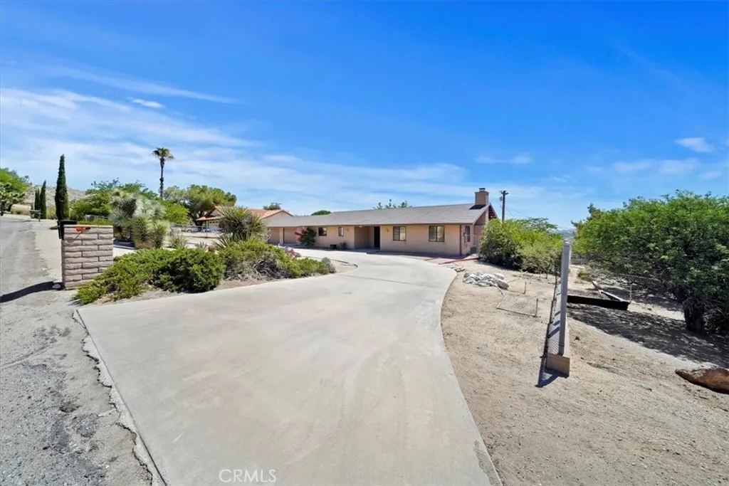 7575 Whitney Avenue, Yucca Valley, California 92284 home-pic-5