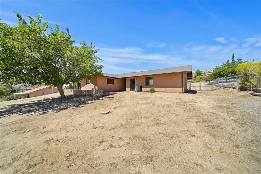 7575 Whitney Avenue, Yucca Valley, California 92284 home-pic-66
