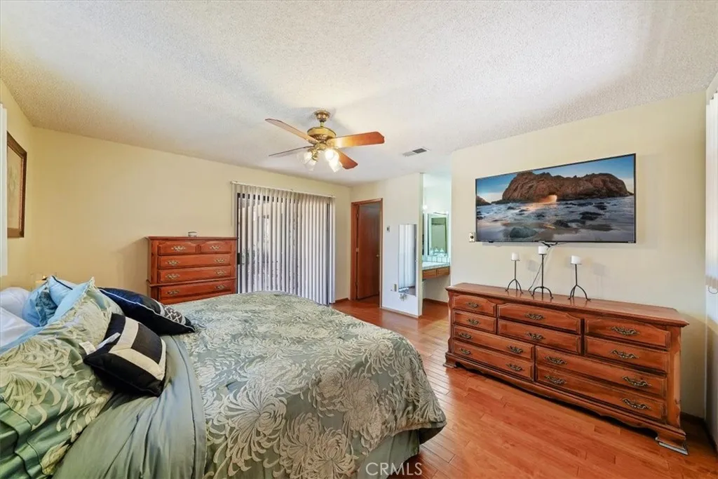 7575 Whitney Avenue, Yucca Valley, California 92284 home-pic-55