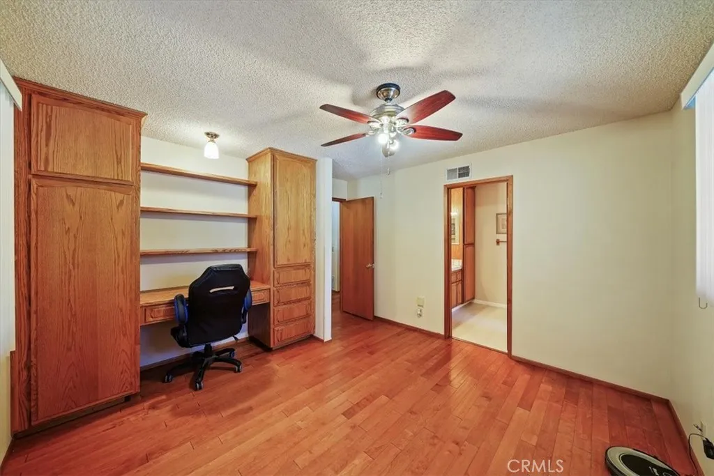 7575 Whitney Avenue, Yucca Valley, California 92284 home-pic-46
