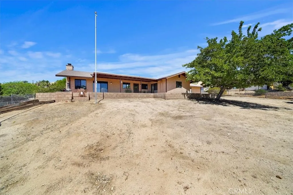 7575 Whitney Avenue, Yucca Valley, California 92284 home-pic-68