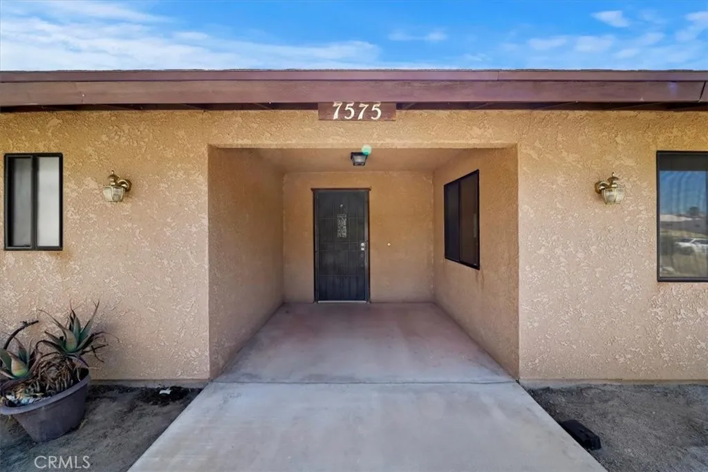 7575 Whitney Avenue, Yucca Valley, California 92284 home-pic-18