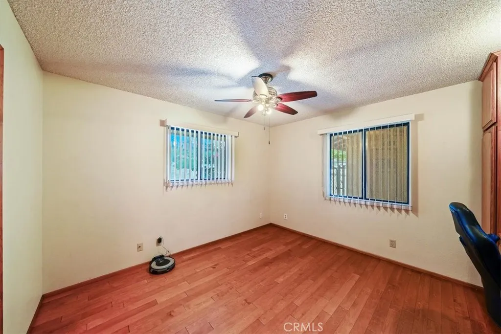 7575 Whitney Avenue, Yucca Valley, California 92284 home-pic-45