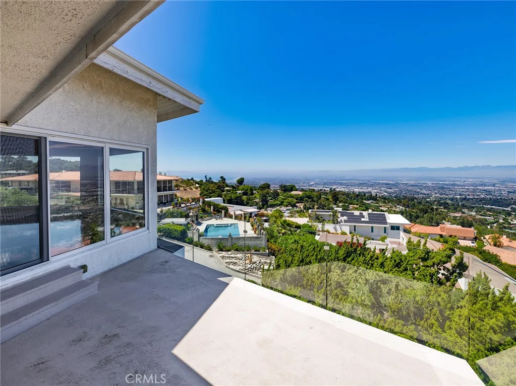 3311 Crownview Drive, Rancho Palos Verdes, California 90275 home-pic-17
