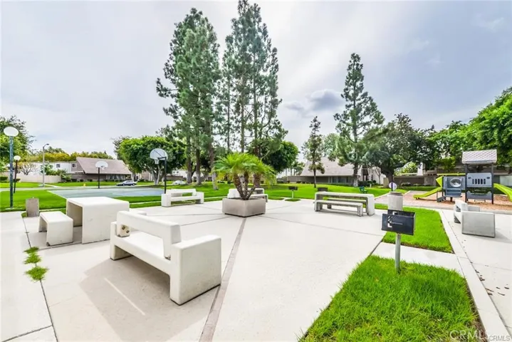 101 Oval Road 1, Irvine, California 92604