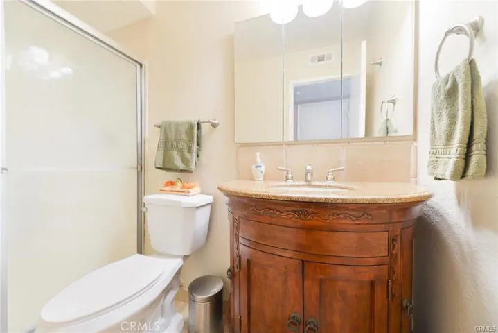 101 Oval Road 1, Irvine, California 92604