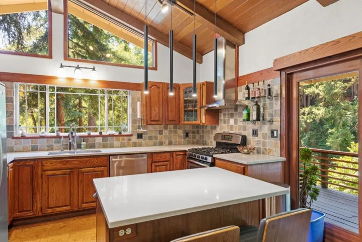 660 Dickinson Avenue, Ben Lomond, California 95005