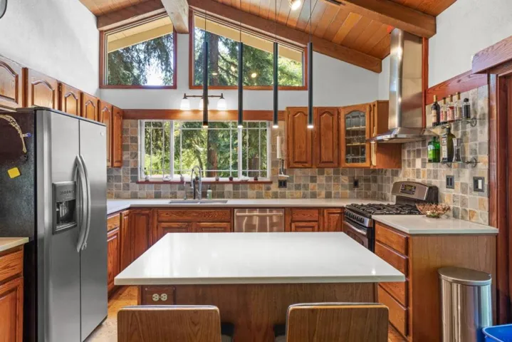 660 Dickinson Avenue, Ben Lomond, California 95005