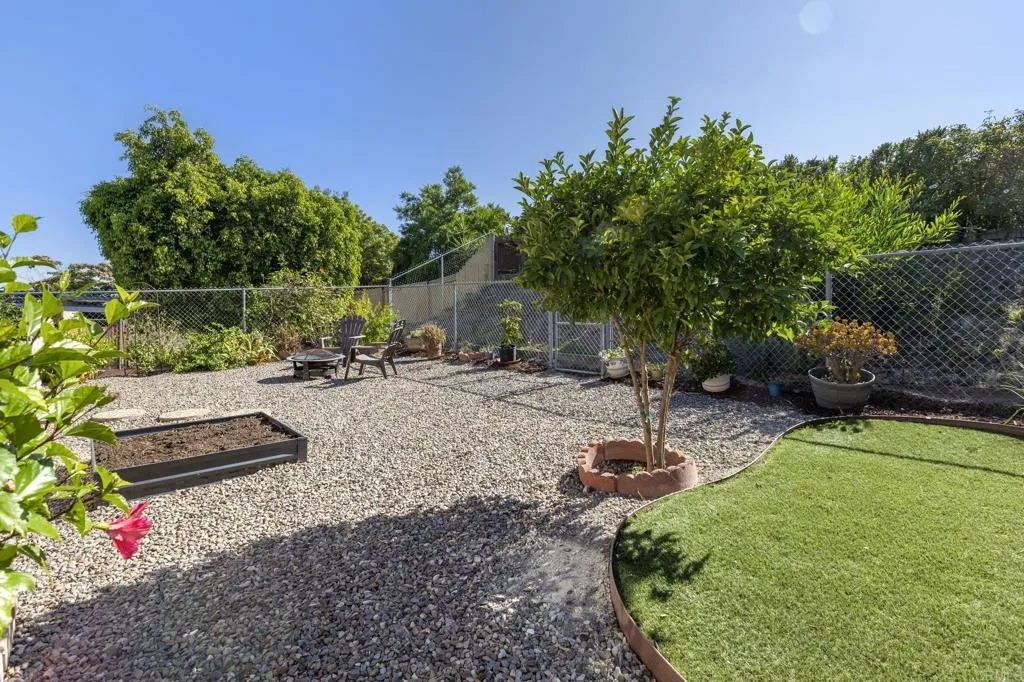 1523 Temple Heights Drive, Oceanside, California 92056 home-pic-26