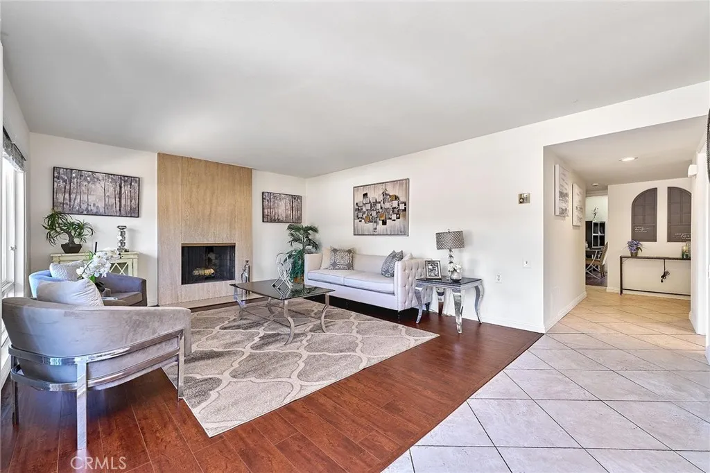 3300 Via Carrizo D, Laguna Woods, California 92637, 2 Bedrooms Bedrooms, ,2 BathroomsBathrooms,Residential,For Sale,Via Carrizo,PW25155486