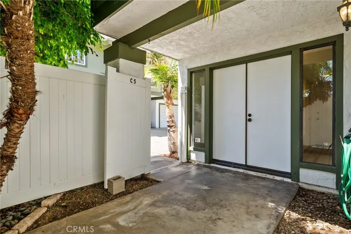 2231 Pacific Avenue 14, Costa Mesa, California 92627