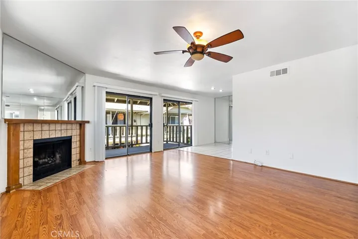 2231 Pacific Avenue 14, Costa Mesa, California 92627