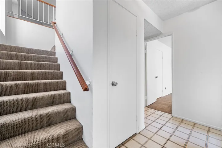 2231 Pacific Avenue 14, Costa Mesa, California 92627