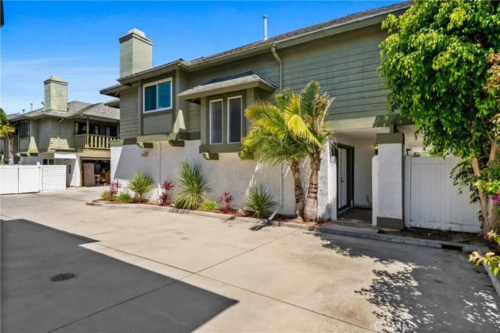 2231 Pacific Avenue 14, Costa Mesa, California 92627
