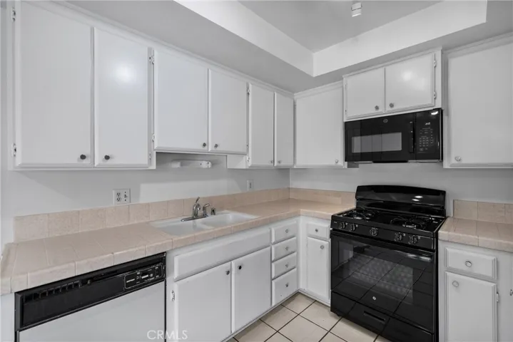 2231 Pacific Avenue 14, Costa Mesa, California 92627