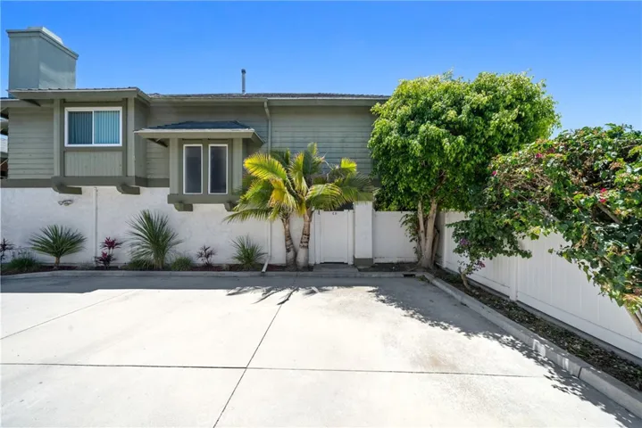 2231 Pacific Avenue 14, Costa Mesa, California 92627