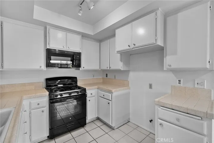 2231 Pacific Avenue 14, Costa Mesa, California 92627
