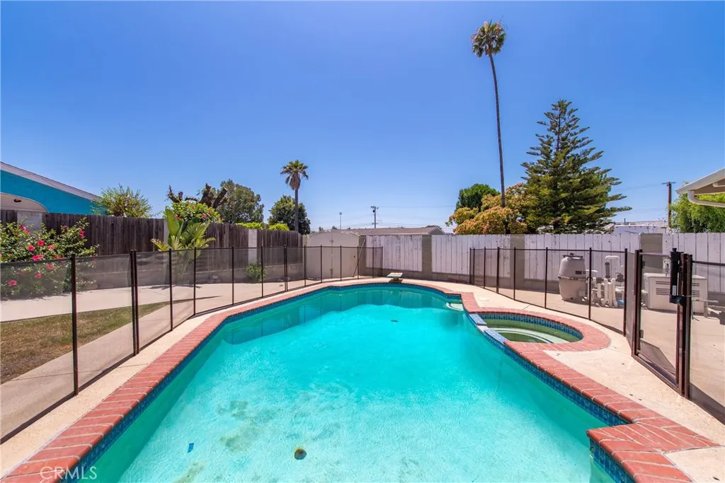 1524 Casarin Avenue, Simi Valley, California 93065 home-pic-49