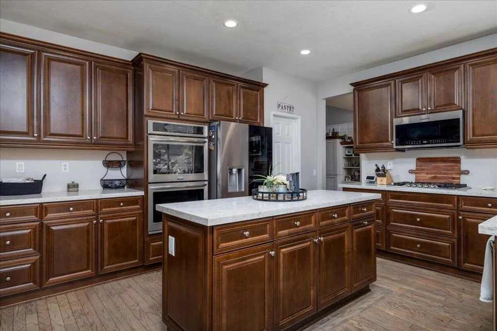 35594 Porcelain Court, Winchester, California 92596 home-pic-12