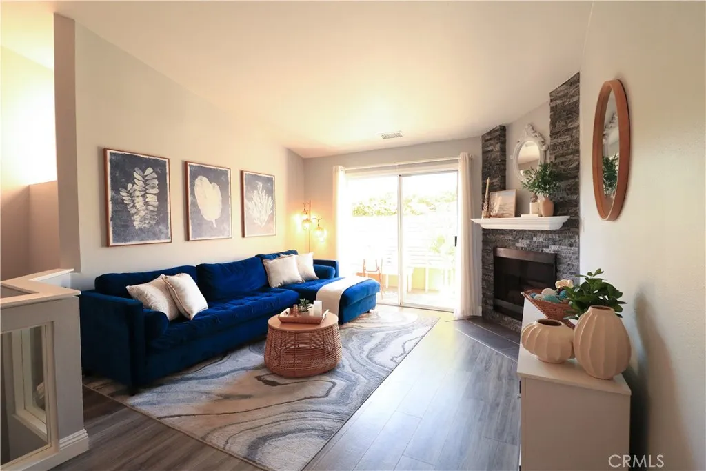 14005 Arthur Avenue 21, Paramount, California 90723, 2 Bedrooms Bedrooms, ,3 BathroomsBathrooms,Residential,For Sale,Arthur,DW25157002