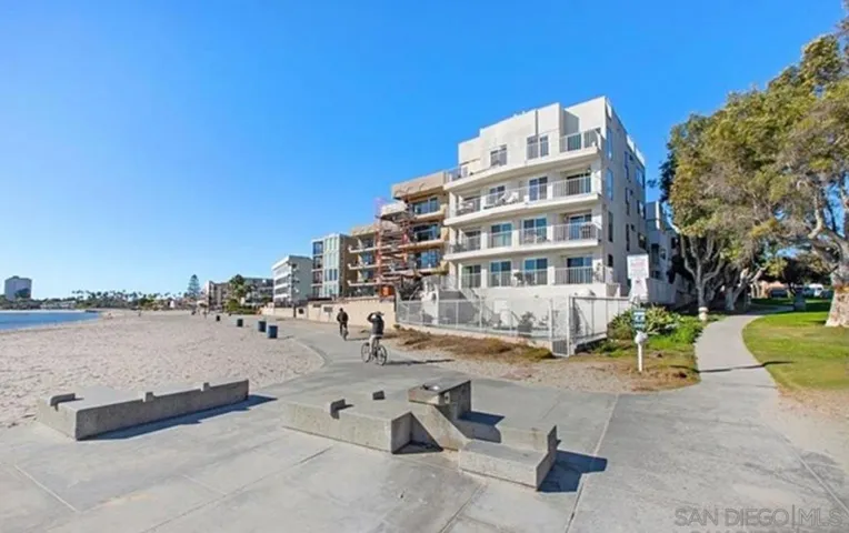1251 Parker Pl 1b, San Diego, California 92109