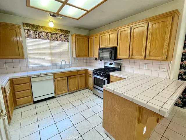 224 Stonewood Drive, Los Banos, California 93635