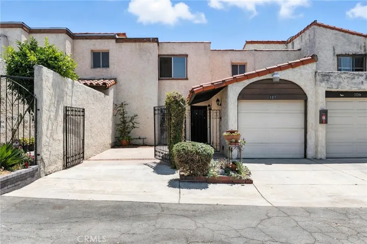 8800 Kester Avenue 107, Panorama City, California 91402