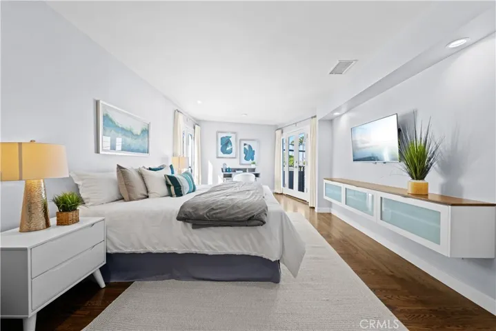 260 The Toledo, Long Beach, California 90803