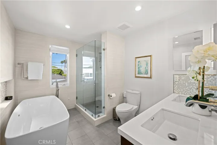 260 The Toledo, Long Beach, California 90803