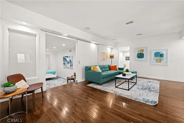 260 The Toledo, Long Beach, California 90803