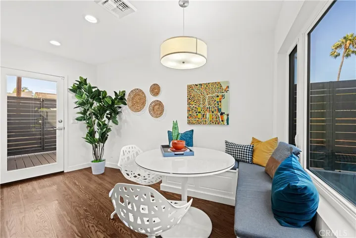 260 The Toledo, Long Beach, California 90803