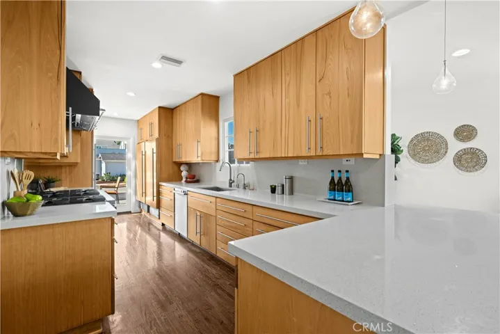 260 The Toledo, Long Beach, California 90803