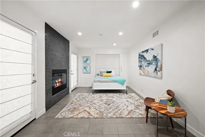 260 The Toledo, Long Beach, California 90803