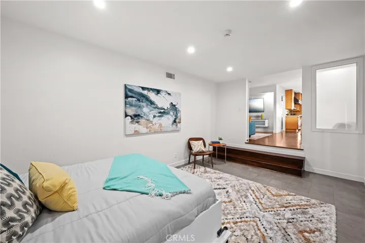 260 The Toledo, Long Beach, California 90803